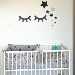 NEF Dřevěná dekorace na zeď - hvězdičky a spící očka - modrá